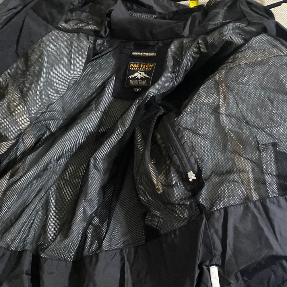 Pactech performance Black HydroVent Jacket windbr… - image 12